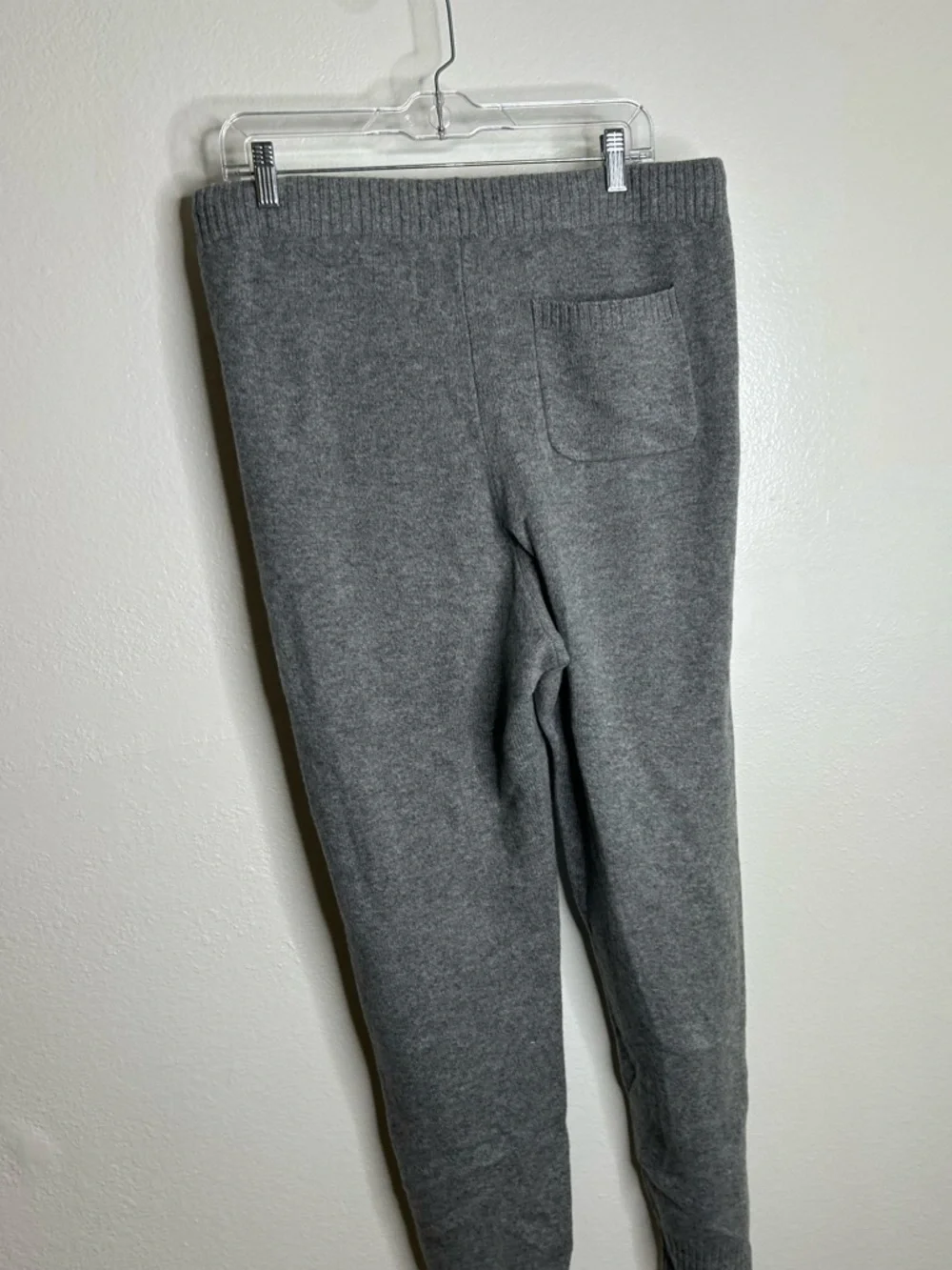NWT Unsubscribed 100% Cashmere Gray Jogger Sweater Pant Relaxed Fit - Picture 12 of 16